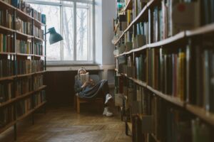 Citit în bibliotecă